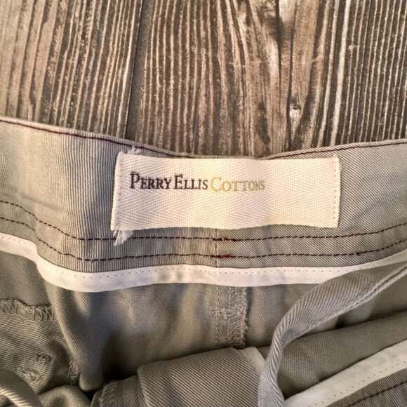 2/$18 SALE! ‎ Perry Ellis Cargo Stone Mens 44W Relax Fit Shorts Flap Pockets 10" - Picture 6 of 7